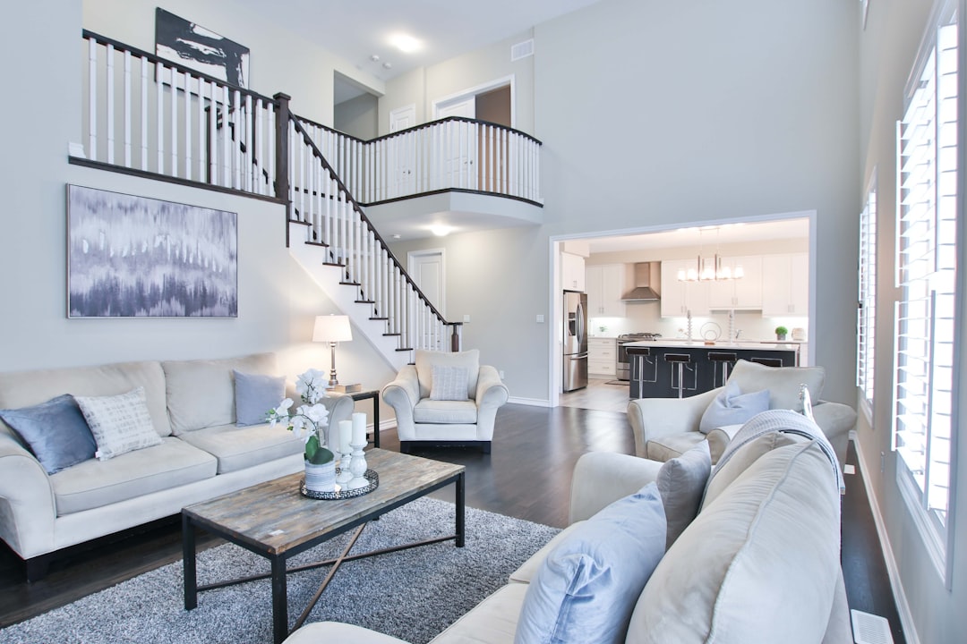 white-fabric-sofa-set-r-y2vbveoie